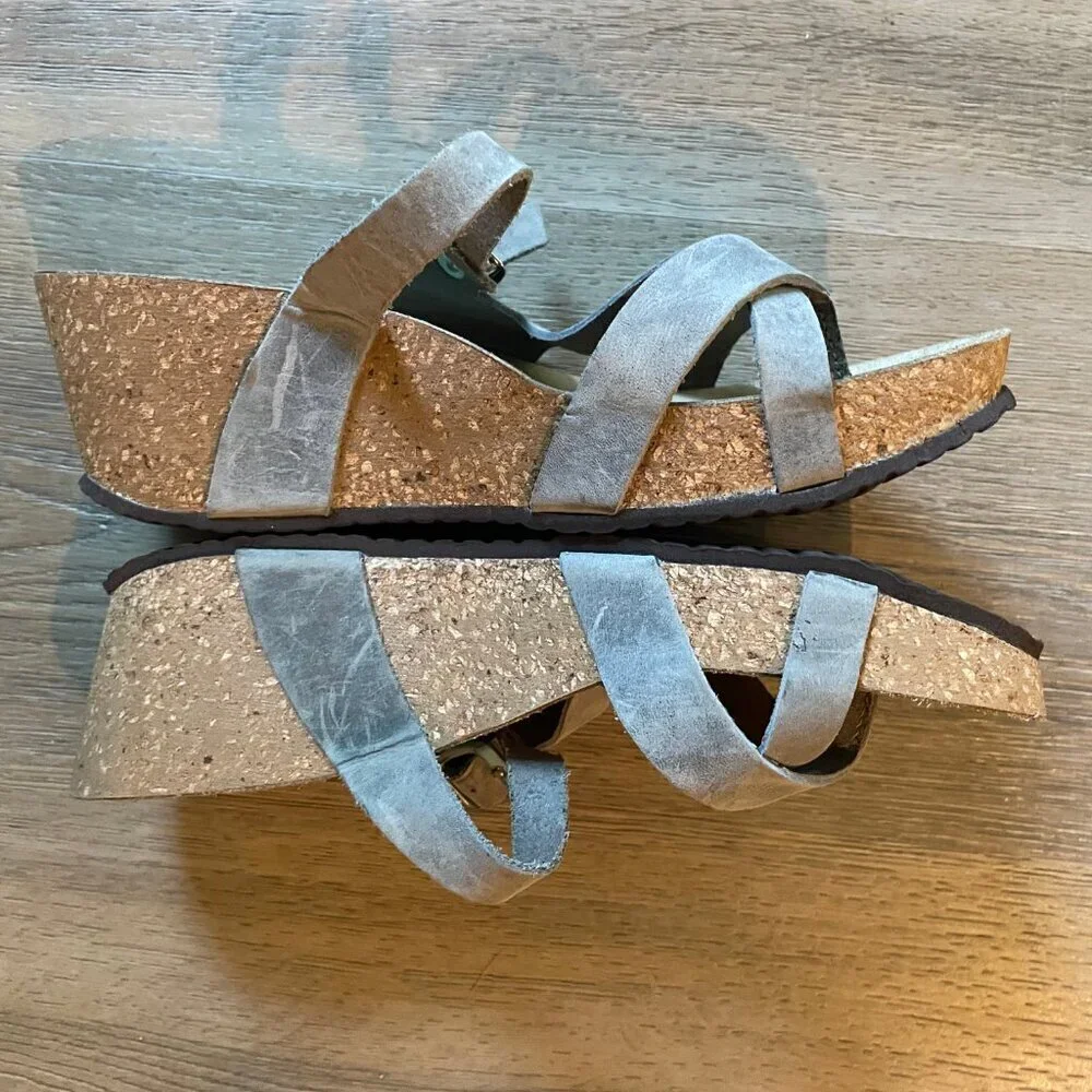 Bio Gold Gray Wedge Sandal Cork Adjustable Buckle Thong Slip On Size 8